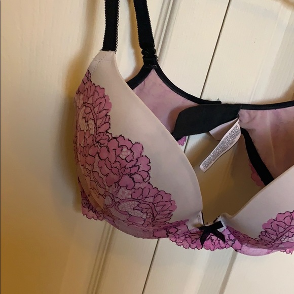 Gorgeous floral Victoria's Secret bra - Picture 3 of 5